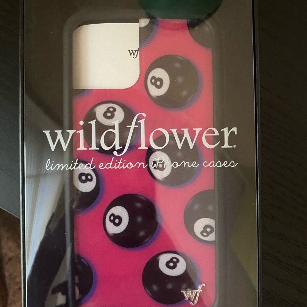 NWT wildflower 8 ball case!